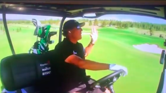 Golf fans react to FUNNY Phil Mickelson JOKE on Bryson DeChambeau at The Match